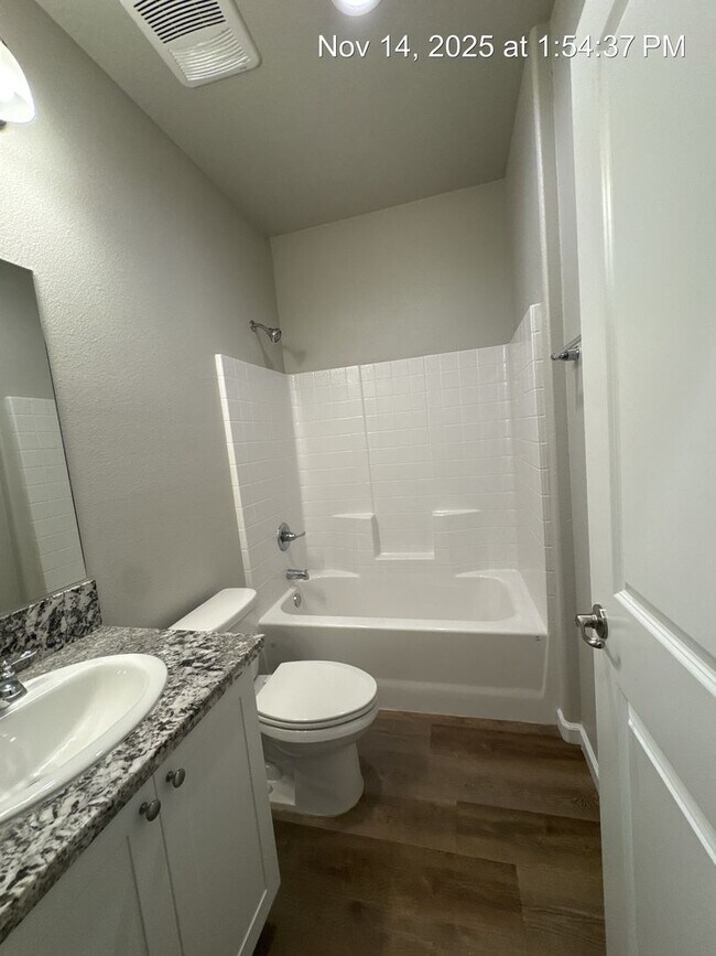 Building Photo - 4321