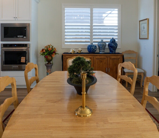 Building Photo - 3066 El Capitan Dr