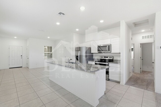 Building Photo - 10941 N 165th Ave
