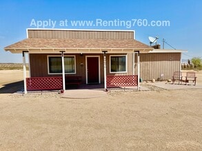 Building Photo - 2 Bed 2 Bath Near Military Base!