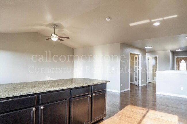 Building Photo - 6070 Jorie Rd