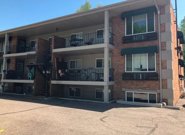 Building Photo - Charming Home Near CSU Campus – Move-In Re...