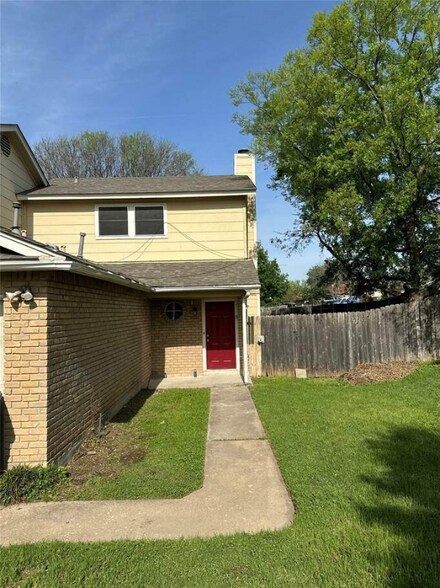 Primary Photo - 12136 Thompkins Dr