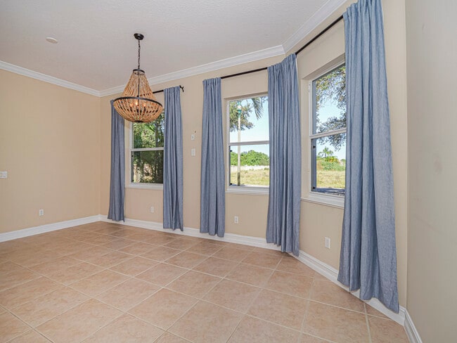 Building Photo - 1965 Bridgepointe Cir