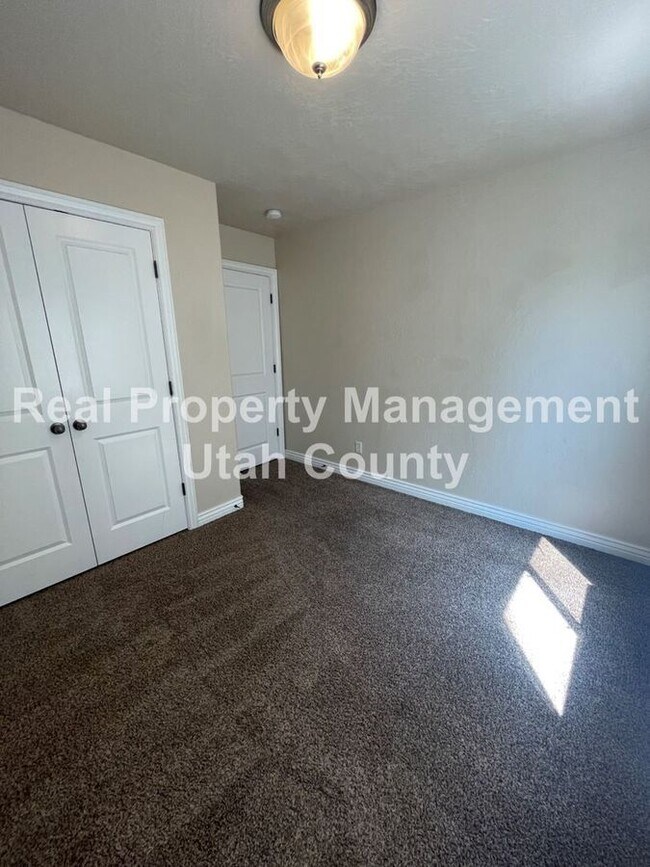 Building Photo - 2861 Fox Hunters Loop