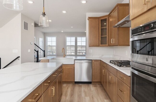 Building Photo - New Construction - 3 bed, 3 bath Townhome in the City