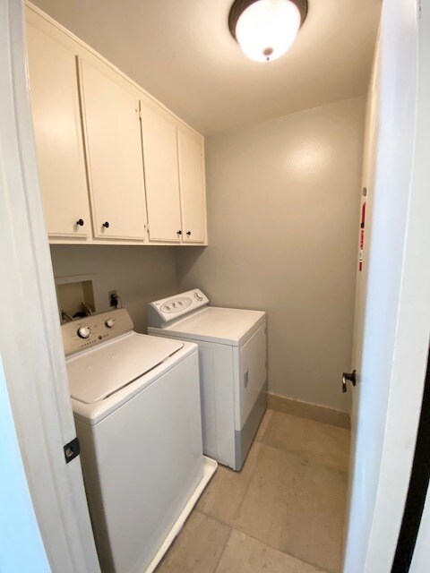 Building Photo - 6716 Clybourn Ave