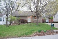 Building Photo - ADORABLE HOME IN CENTRAL LAFAYETTE