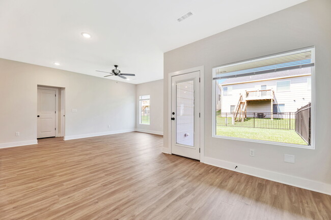 Building Photo - 1129 N Joye St