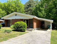 Building Photo - 3341 Pinewood Ave