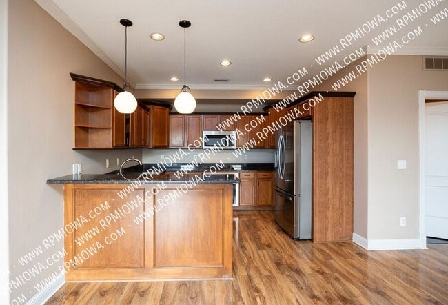 Building Photo - 14115 Airline Ave