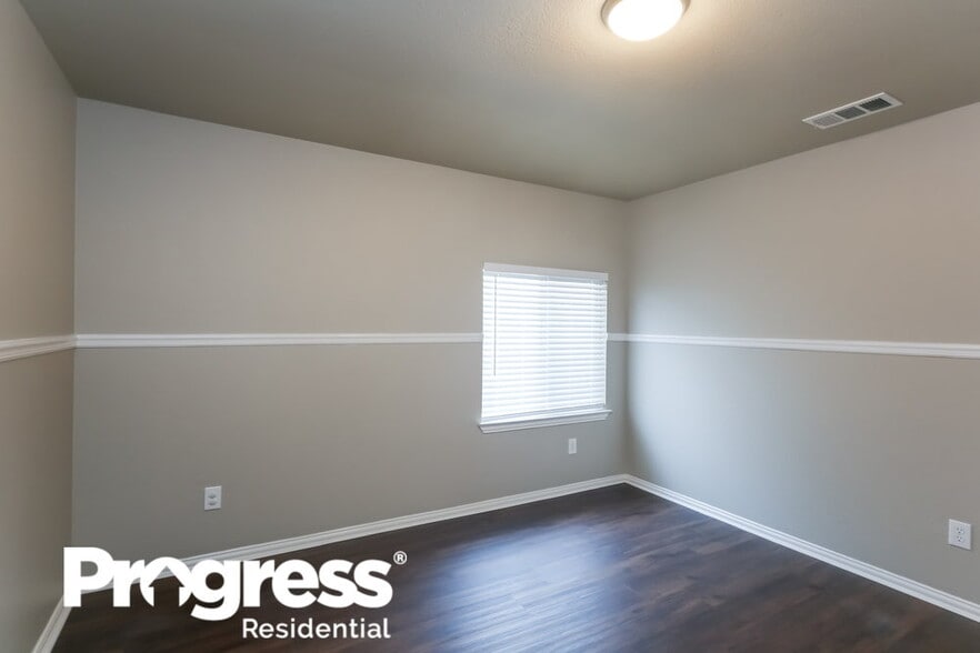 Primary Photo - 2314 Parkview Dr