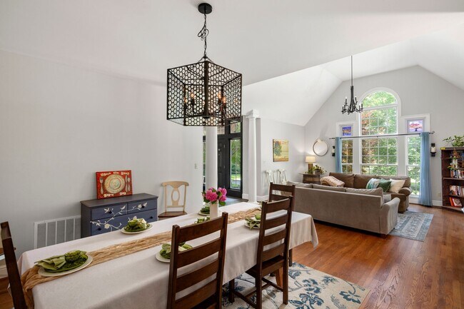 Building Photo - Spacious 6-Bedroom Furnished Home Near Asheville – Privacy, Comfort & Convenience!