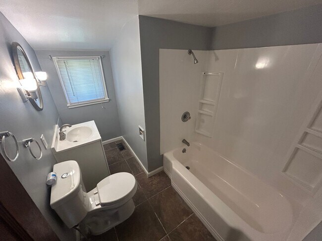 Building Photo - WestonWay633-635