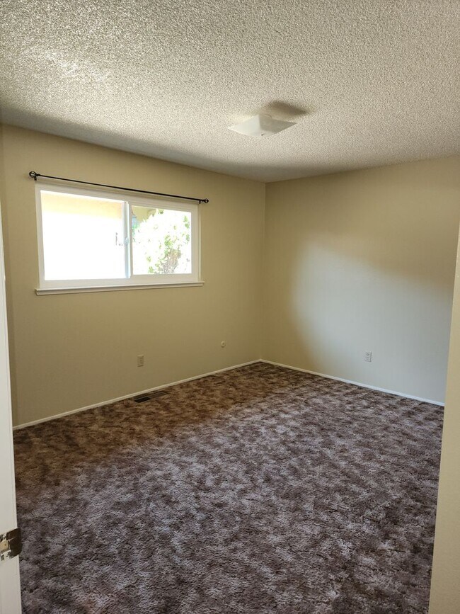 Building Photo - K1329-1331RA