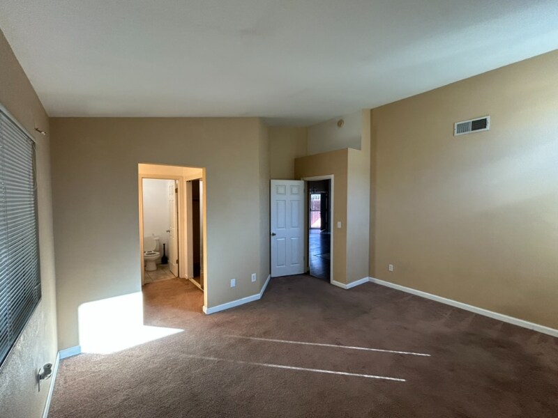 Building Photo - 8464 Banyon Tree Ct