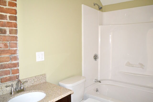 Building Photo - 304 Wickenden St