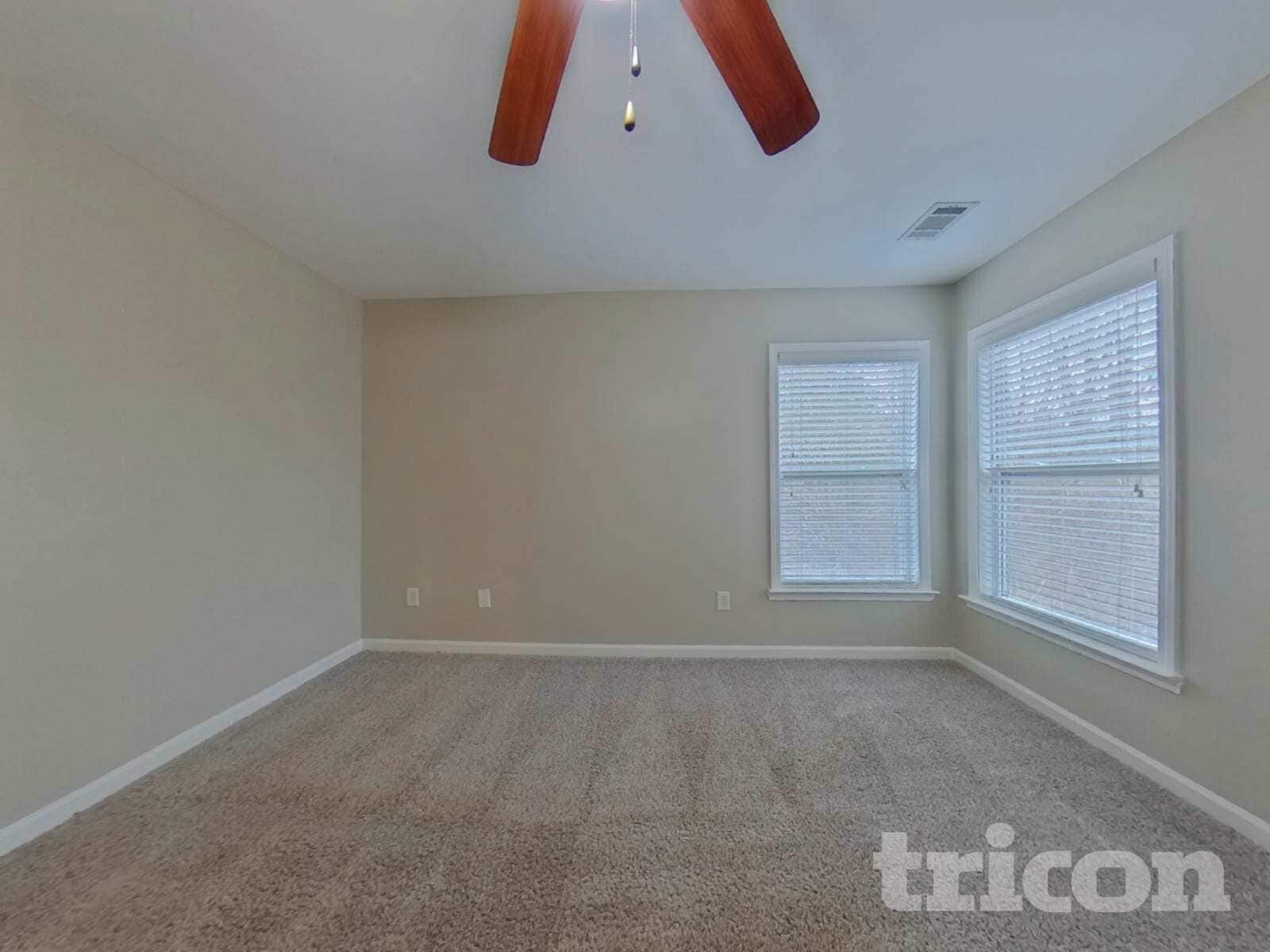 Building Photo - 3605 Long Lake Dr