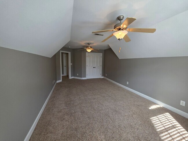 Building Photo - Holiday SPECIAL!! $500 OFF Your Move-In Co...