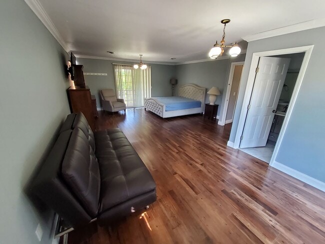 Building Photo - Sevierville 37862 - Showings begin July 11, 2026 - Fully Furnished! Long term or 3 Month Lease Co...