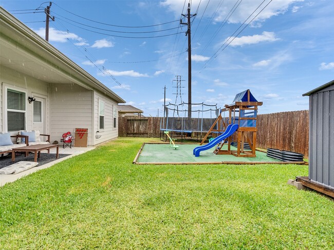 Building Photo - 8719 Willet St