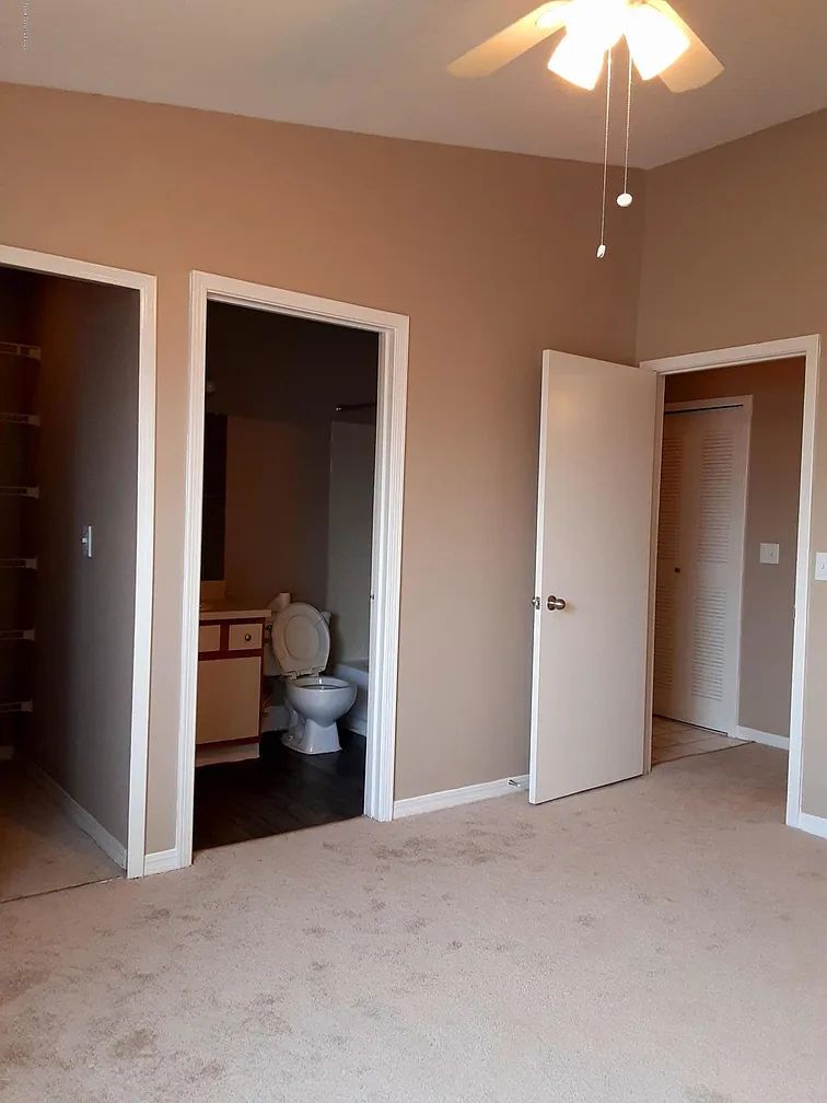 Building Photo - 7667 N Wickham Rd