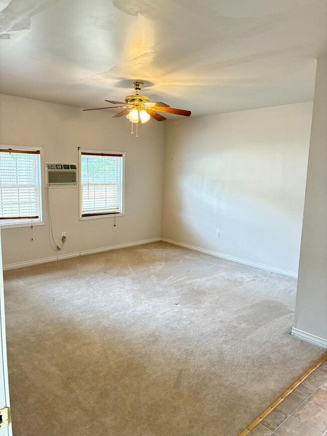 Building Photo - 3704 Shadow Ridge Rd N