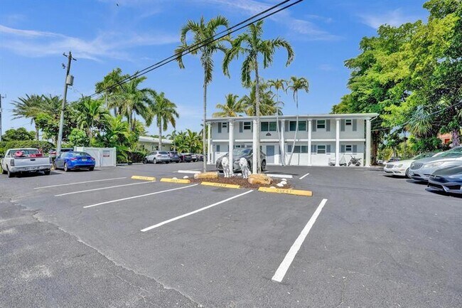 Building Photo - 1821 Middle River Dr