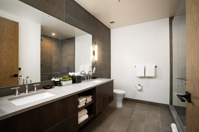 Building Photo - 4 Boathouse Way