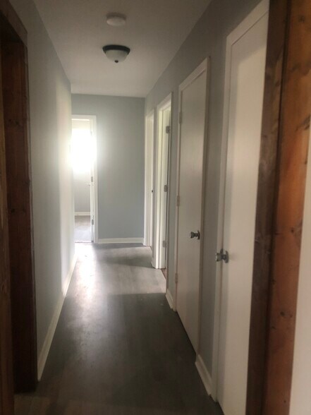 Building Photo - 185 College Ave