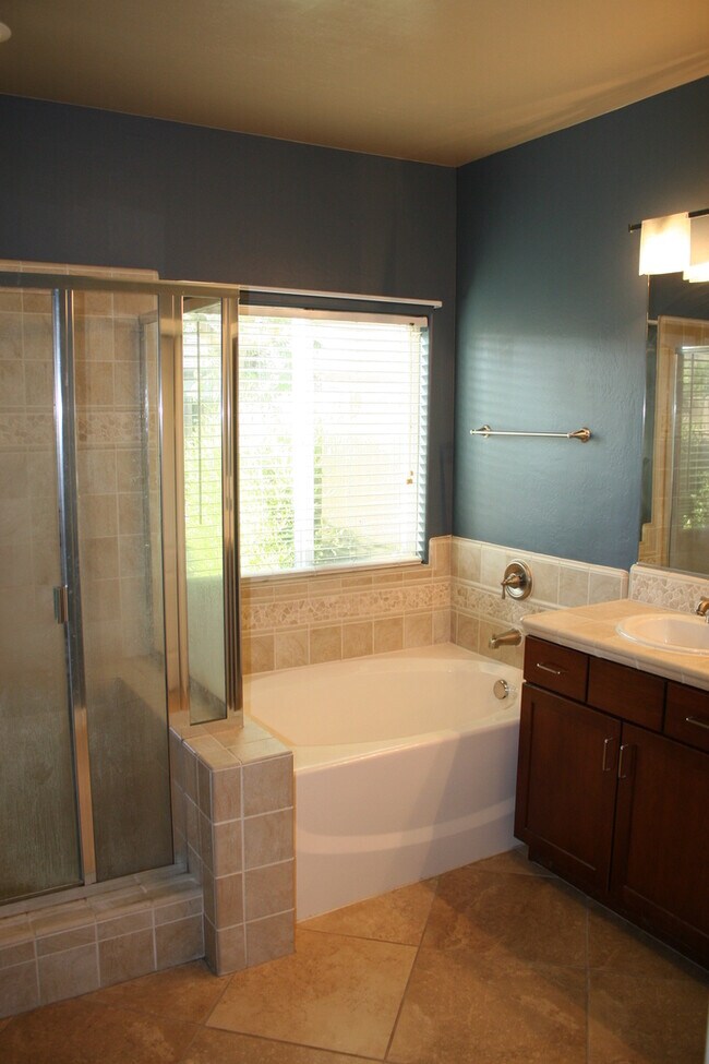 Building Photo - 12606 Willowdale Dr
