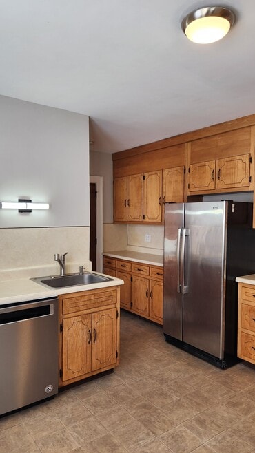 Building Photo - 15 Dover St