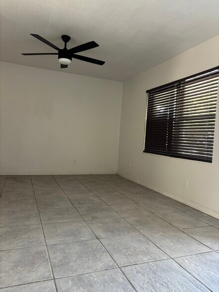 Building Photo - 4006 W Land Ave