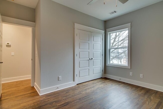 Building Photo - 942 Strouse Ave