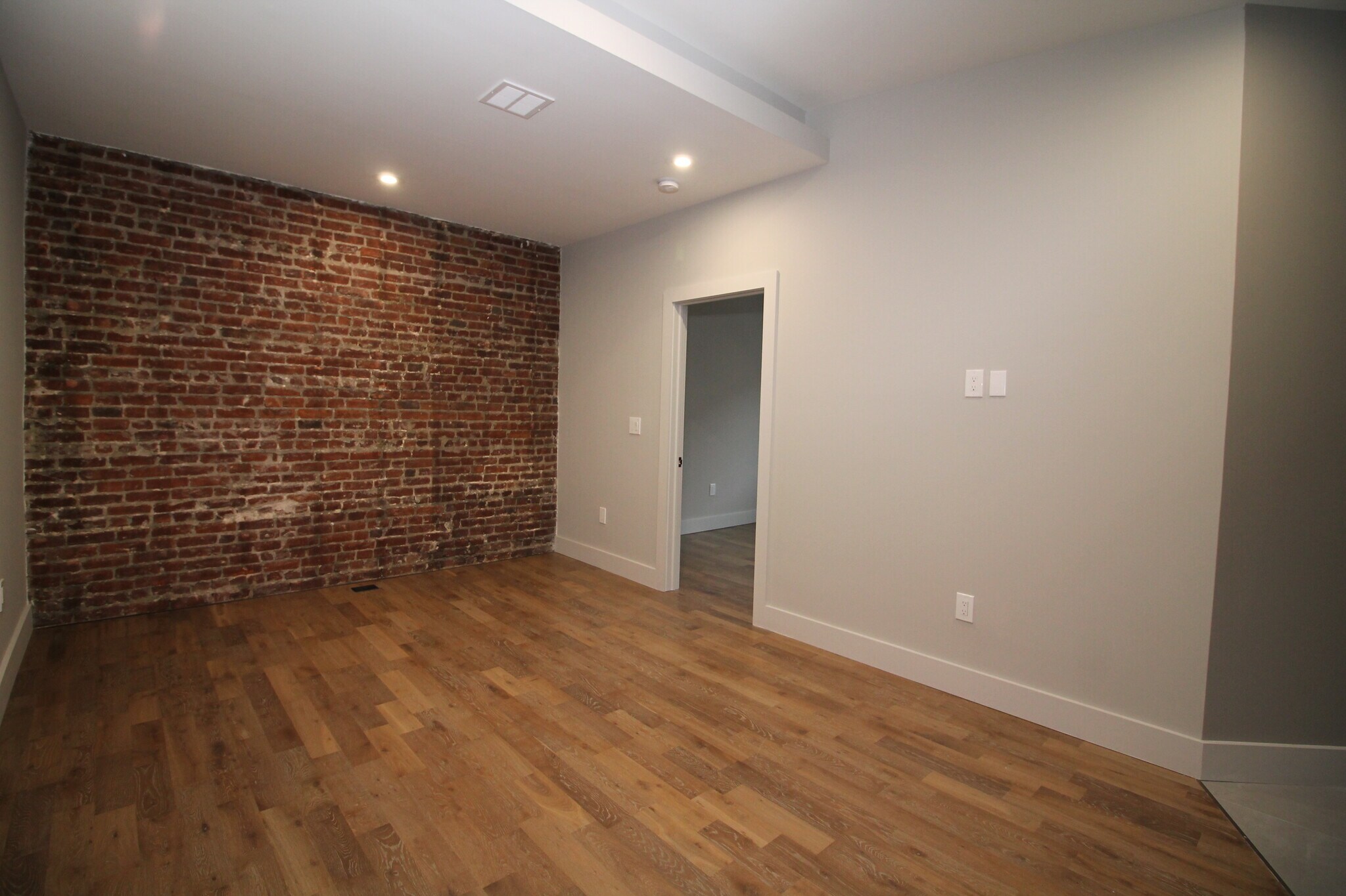 Building Photo - 21 65th St