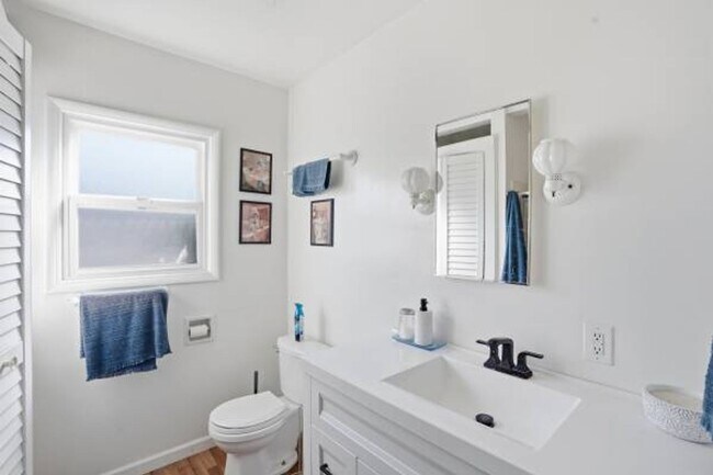 Building Photo - 811 Mission St