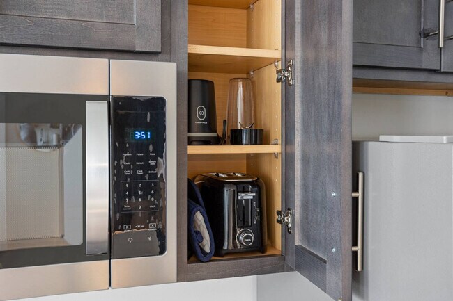 Building Photo - 1800 W Bethune St