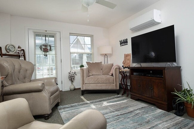 Building Photo - 2 bed, 2 bath independent senior living (55+ years of age) heat, hot water, & electricity include...