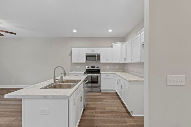 Building Photo - Townhome for Rent!