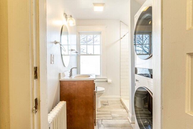 Building Photo - 213 Todd Ave