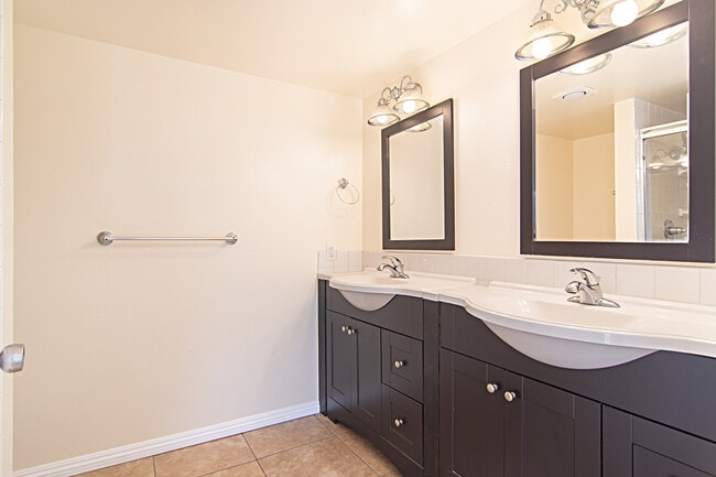 Building Photo - 3987 Camino Lindo