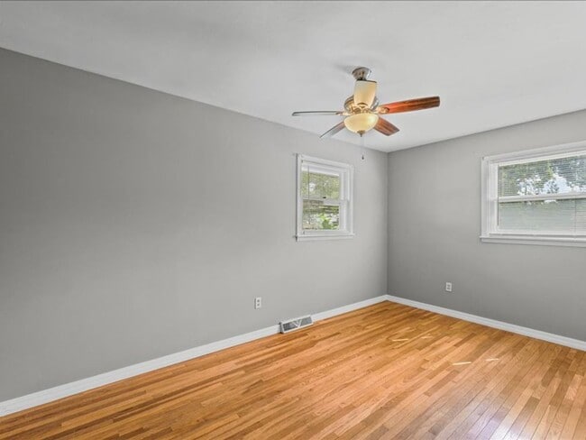 Building Photo - Get $725 off your security deposit OR $250...