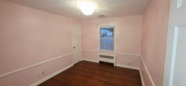 Building Photo - 150 Old Town Dr