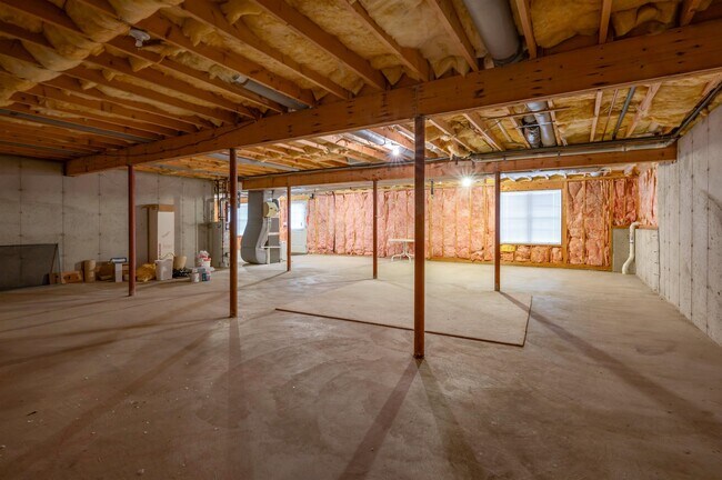 Building Photo - 4 Myopia Ln