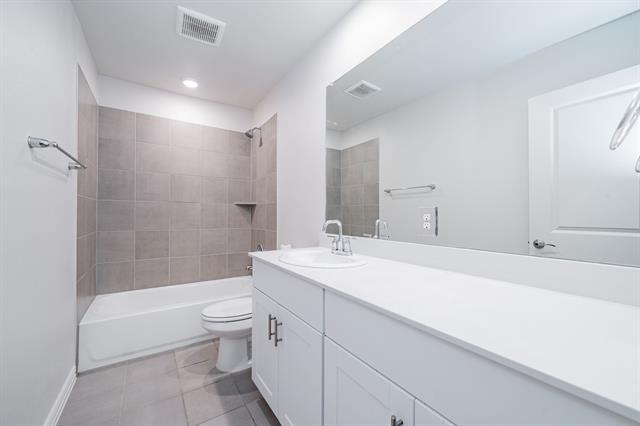 Building Photo - 5275 Amistad Dr