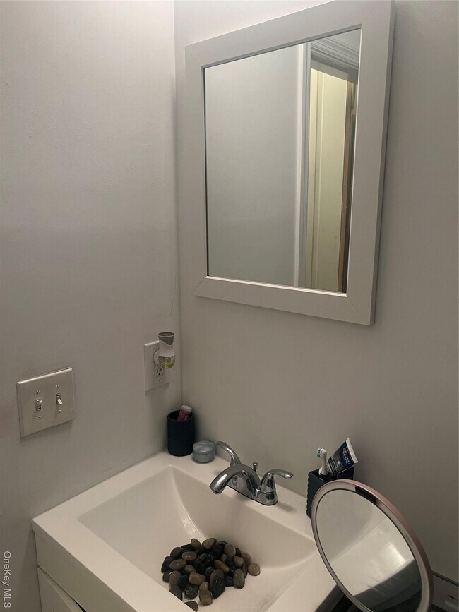 Building Photo - 1807 Townhome Way