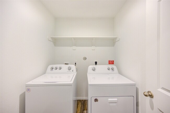 Building Photo - 5618 Redstone Gardens Dr