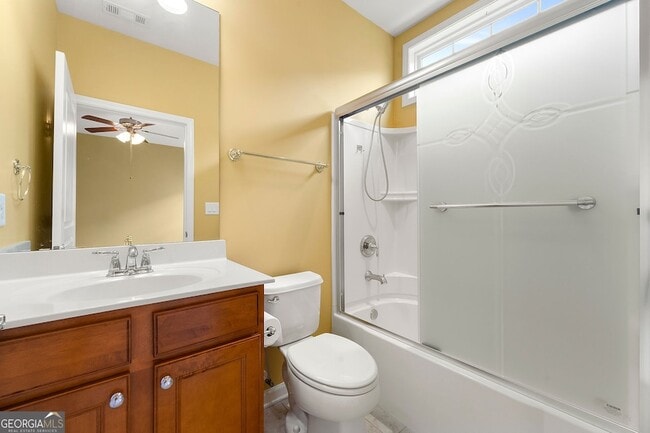 Building Photo - 232 Begonia Ct