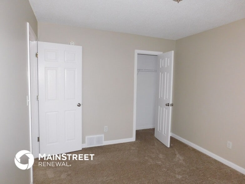 Building Photo - 6198 Braybourne Main