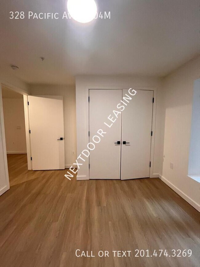 Building Photo - 328 Pacific Ave